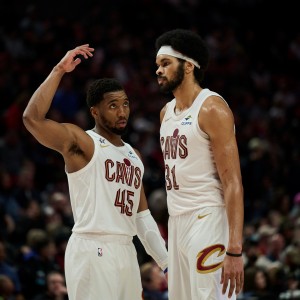 开云APP-阿伦伤情远比想象中严重？骑媒：他是除米切尔外最不可或缺的球员