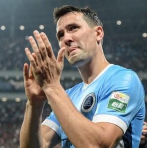 开云注册入口-跌出“跑男”榜前3！周定洋来到深圳跑不动了，全场隐身惹争议